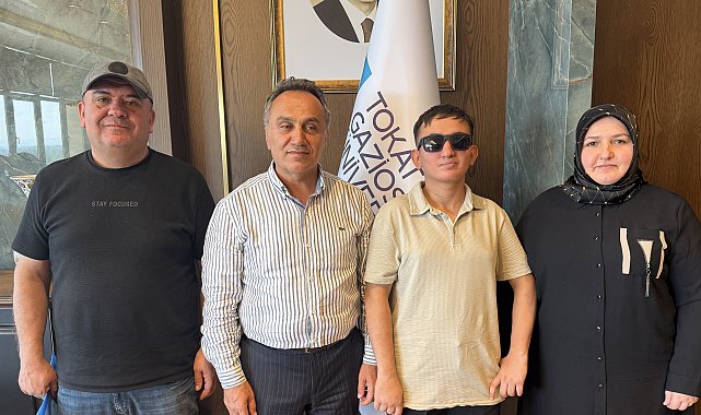 Türkiye 378'incisi olan görme engelli Taha, özel eğitim öğretmenliğini seçti
