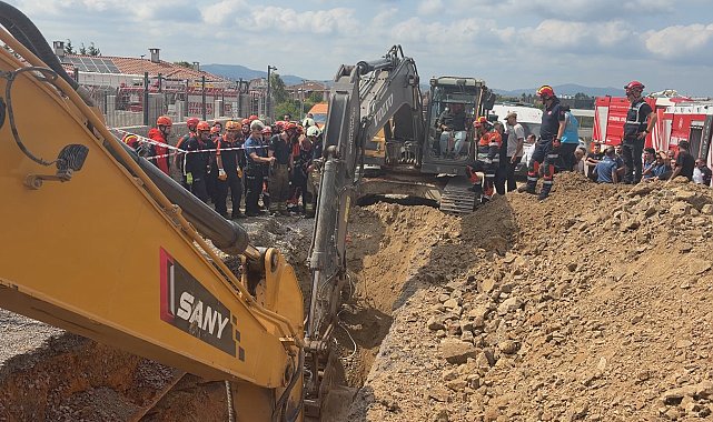 Tuzla'da inşaat alanında göçük; 1 işçi toprak altında kaldı-1
