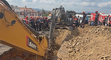 Tuzla'da inşaat alanında göçük; 1 işçi toprak altında kaldı-1