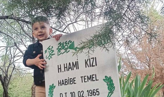 Uyuyakaldığı otomobilde ölen Muhammed Aras, babaannesinin yanına defnedildi