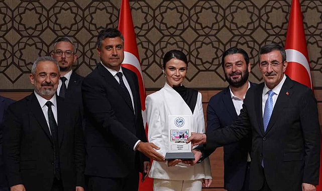 Uzak Şehir'e ödül