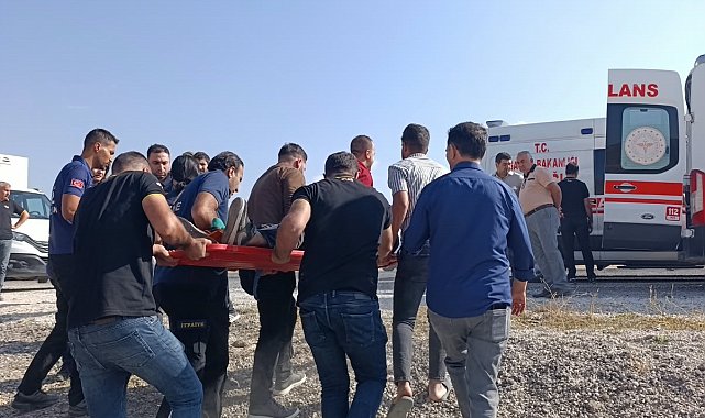 Van'da hafif ticari araç takla attı: 1'i ağır 6 yaralı
