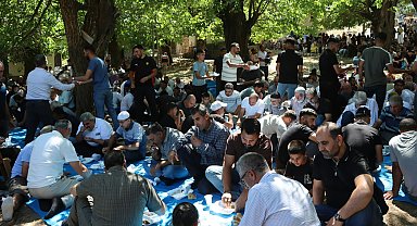 Yapılmadığında köyde 'uğursuzluk' yaşandığına inandıkları etkinliği 300 yıldır sürdürüyorlar