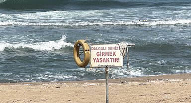 Yasağa rağmen girdikleri denizde boğulma tehlikesi geçiren 37 kişi kurtarıldı
