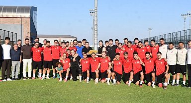 Yasemin Adar'dan Balıkesirspor'a ziyaret