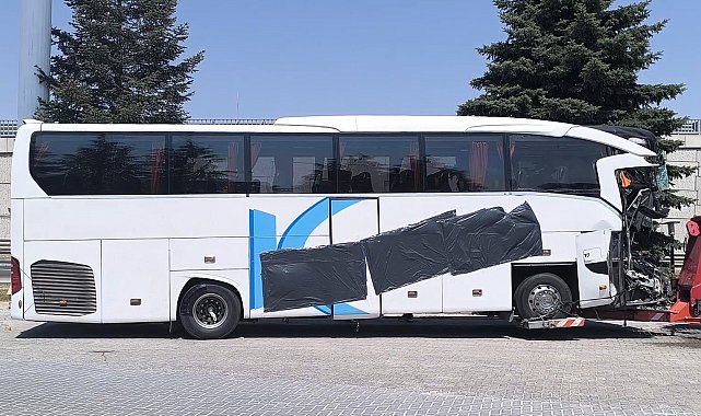 Yolcu otobüsü kamyonete arkadan çarptı: 1 ölü, 15 yaralı