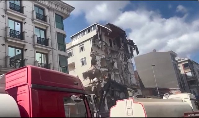 Zeytinburnu'nda 4 katlı binanın yıkım sırasında çökmesi kamerada