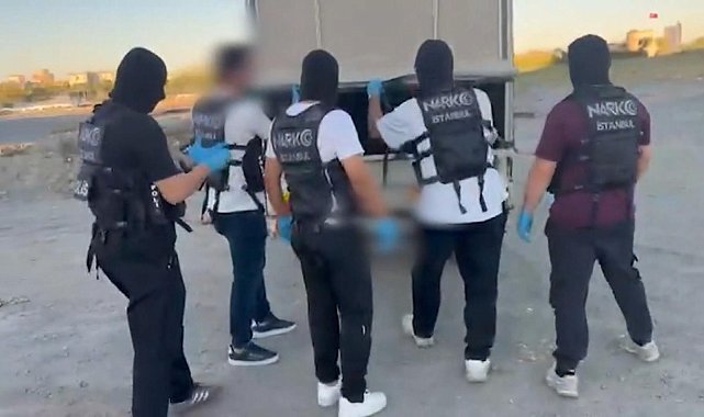 Zeytinburnu'nda uyuşturucu operasyonu; 83 kilogram skunk ele geçirildi