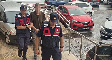 17 yaşındaki kızlarını yatağa zincirledikleri iddia edilen çift gözaltına alındı