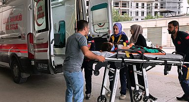 2'nci kattan düşen Hafsanur yaralandı