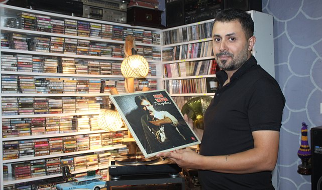 25 metrekare odada 15 bin plak, kaset ve CD'den oluşan koleksiyon oluşturdu