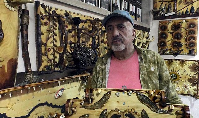 35 yıldır topladığı atıkları sanat eserine dönüştürüyor