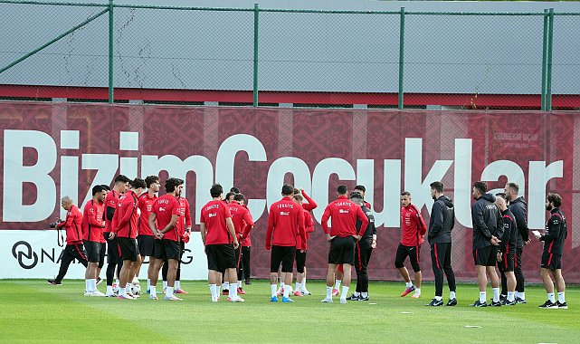A Milli Futbol Takımı, İtalya maçı hazırlıklarına başladı