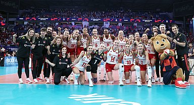 A Milli Kadın Voleybol Takımı, Avrupa Şampiyonası'nda yarı finale yükseldi