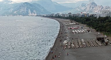 Antalya'da deniz suyu havadan sıcak