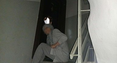 Apartmanda matkapla komşusunun çelik kapısını kıran kadına gözaltı