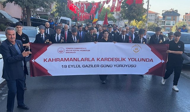 Avcılar'da 19 Eylül Gaziler Günü dolayısıyla yürüyüş düzenlendi