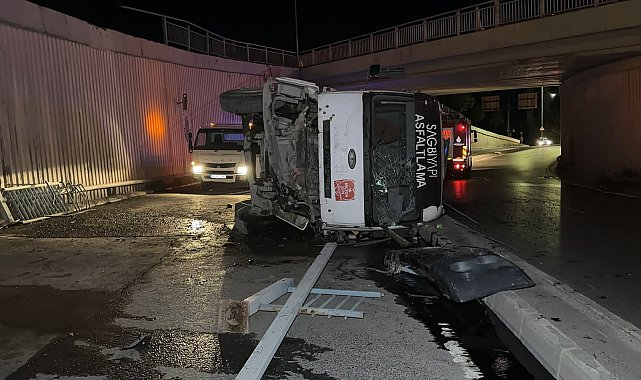 Avcılar'da asfalt kamyonu virajı alamayarak alt geçit yoluna düştü: 1 yaralı