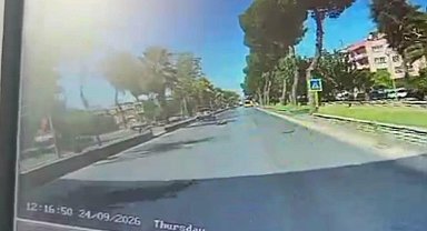 Aydın'da otomobilin çarptığı kadın öldü; kaza kamerada