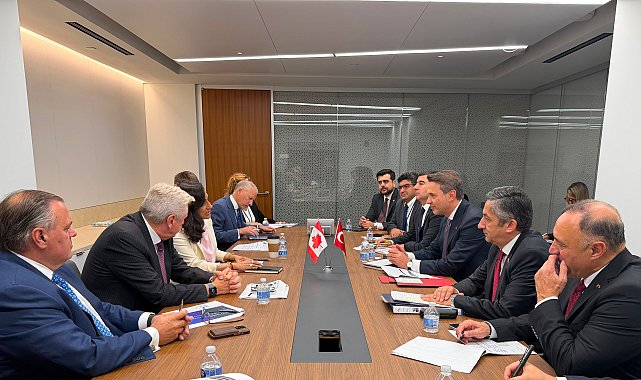 Bakan Bayraktar, Kanada Dışişleri Bakanı Anand ile görüştü