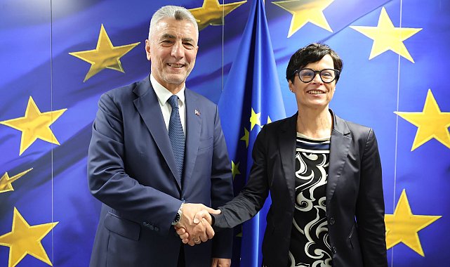 Bakan Bolat, Avrupa Komisyonu Genişleme ve Doğu Komşuluğu Komiseri Kos ile görüştü