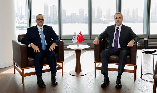 Bakan Fidan, İİT Genel Sekreteri Ahmed ile bir araya geldi