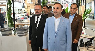 Bakan Kacır, ZUCHEX 36'ıncı Uluslararası Ev ve Mutfak Eşyaları Fuarı'nı ziyaret etti