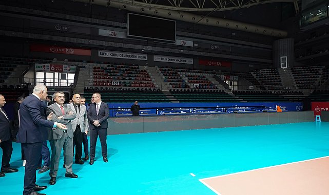 Bakan Tekin, Ankara TVF Spor Lisesi'ni ziyaret etti