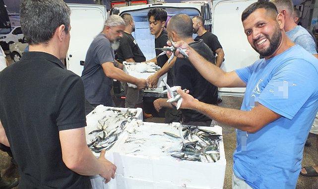 Balık avı sezonu açıldı, Bandırma Balık Hali'nde yoğunluk yaşandı