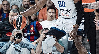 Barcelona - Anadolu Efes: 89-82