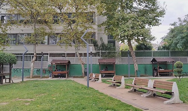 Bayrampaşa'da polisten kaçan 2 şüpheli yanlarında bulunan tabancayı çocuklara saklattı