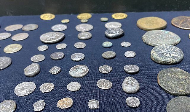 Beykoz'da tarihi eser operasyonu: 402 adet sikke ve obje ele geçirildi