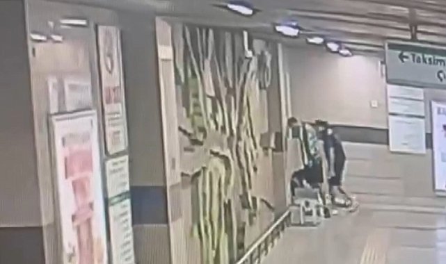 Beyoğlu'nda metroda uyuyan kişinin cep telefonunu çalan şüpheli yakalandı