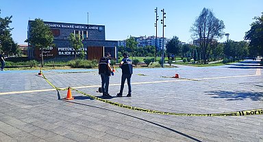 Boşandığı kadını tabancayla öldüren şüpheli, yakalanacağını anlayınca intihar etti- Yeniden