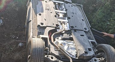 Bursa'da kontrolden çıkan otomobil dere yatağına düştü: 5 yaralı