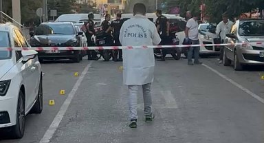 Cadde ortasında silahlı kavga; 2'si yoldan geçen 3 kişi yaralandı