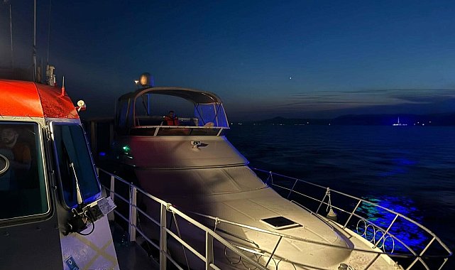 Çanakkale'de makine arızası nedeniyle sürüklenen tekne kurtarıldı