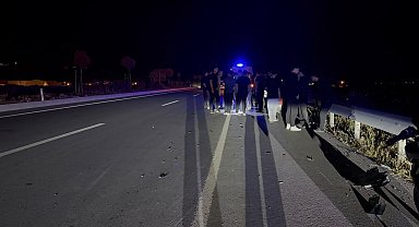 Çevre yolunda yarışırken çarpışan motosikletlerin sürücüleri yaralandı