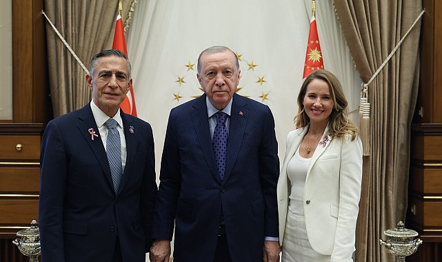 Cumhurbaşkanı Erdoğan, ABD Temsilciler Meclisi Üyesi Issa'yı kabul etti