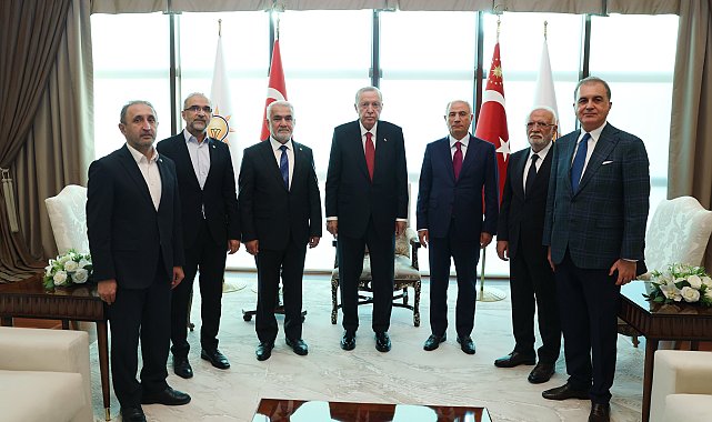 Cumhurbaşkanı Erdoğan, HÜDA PAR Genel Başkanı Yapıcıoğlu'nu kabul etti