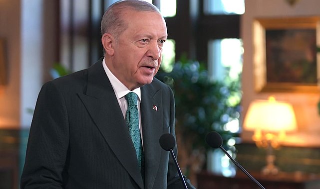 Cumhurbaşkanı Erdoğan: İmam hatipler başarı çıtasını sürekli daha yükseğe taşıyor
