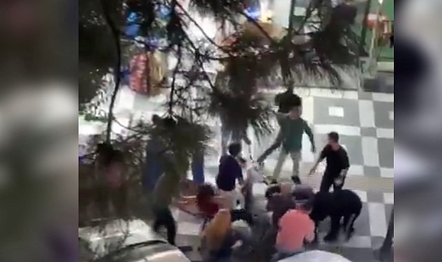 Döner bıçaklı kavga kamerada: 2 yaralı