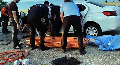 Düğün konvoyunda kaza: 2 ölü, 5 yaralı