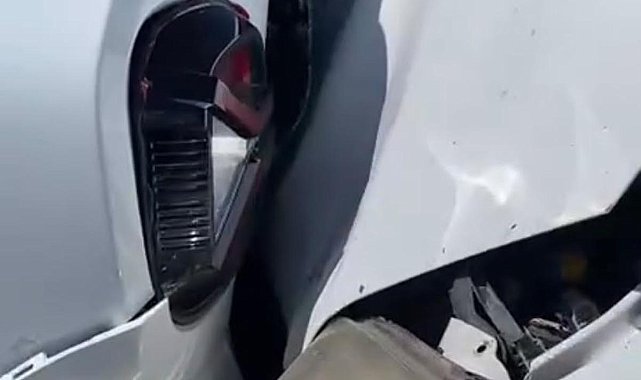 Düğün konvoyunda zincirleme kaza: 2 yaralı