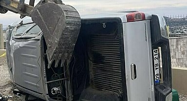Duvara çarpan kamyonetin çocuk sürücüsü yaşamını yitirdi