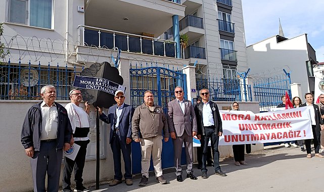 Edirne'de, Mora Katliamı'nın 205'inci yılında Yunanistan Konsolosluğu'na siyah çelenk