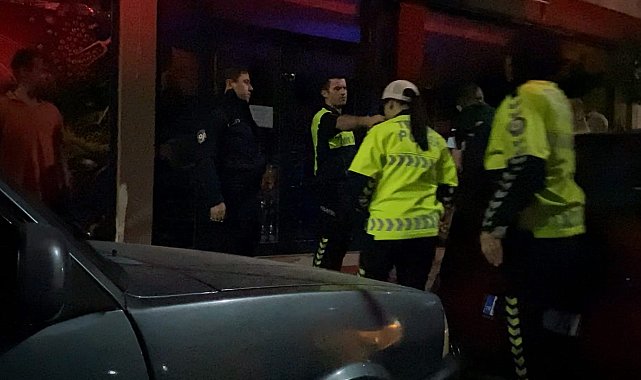 Ehliyetsiz ve alkollü sürücü ile yanındaki arkadaşları, polise zor anlar yaşattı