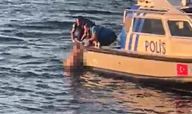 Emekli polis memuru denizde ölü bulundu