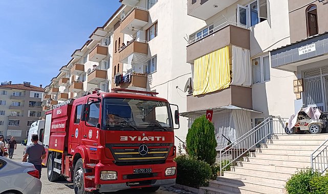 Evin mutfağında çıkan yangında 2'si çocuk 4 kişi dumandan etkilendi