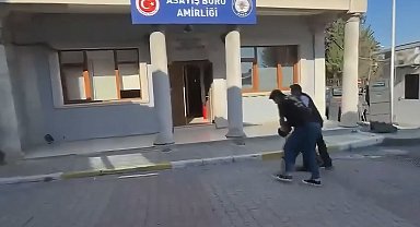 Eyüpsultan'da motosikletle polise çarpıp kaçan şüpheli yakalandı